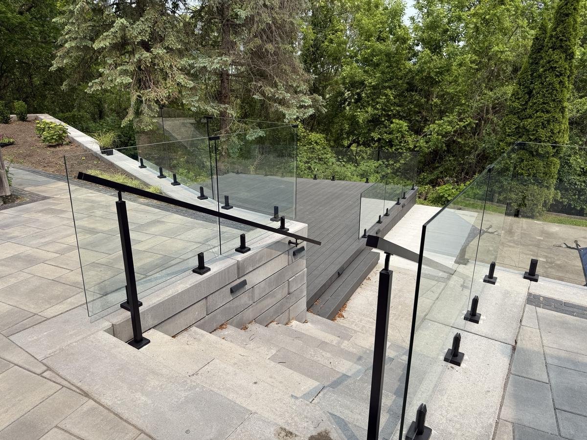 Glass railing